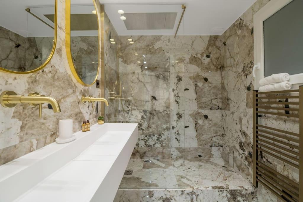 Apartment Luxueuse Palais De L'elysee Faubourg Saint Honore - 8e Paris